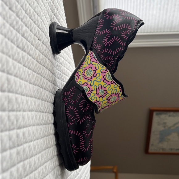 John Fluevog x Zandra Rhodes collab 2022 size 9 “Wiggle” mary janes like new - Picture 5 of 10